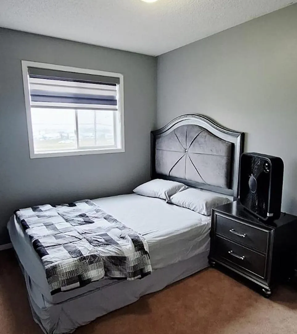 Jhs Homes YYC 0*,